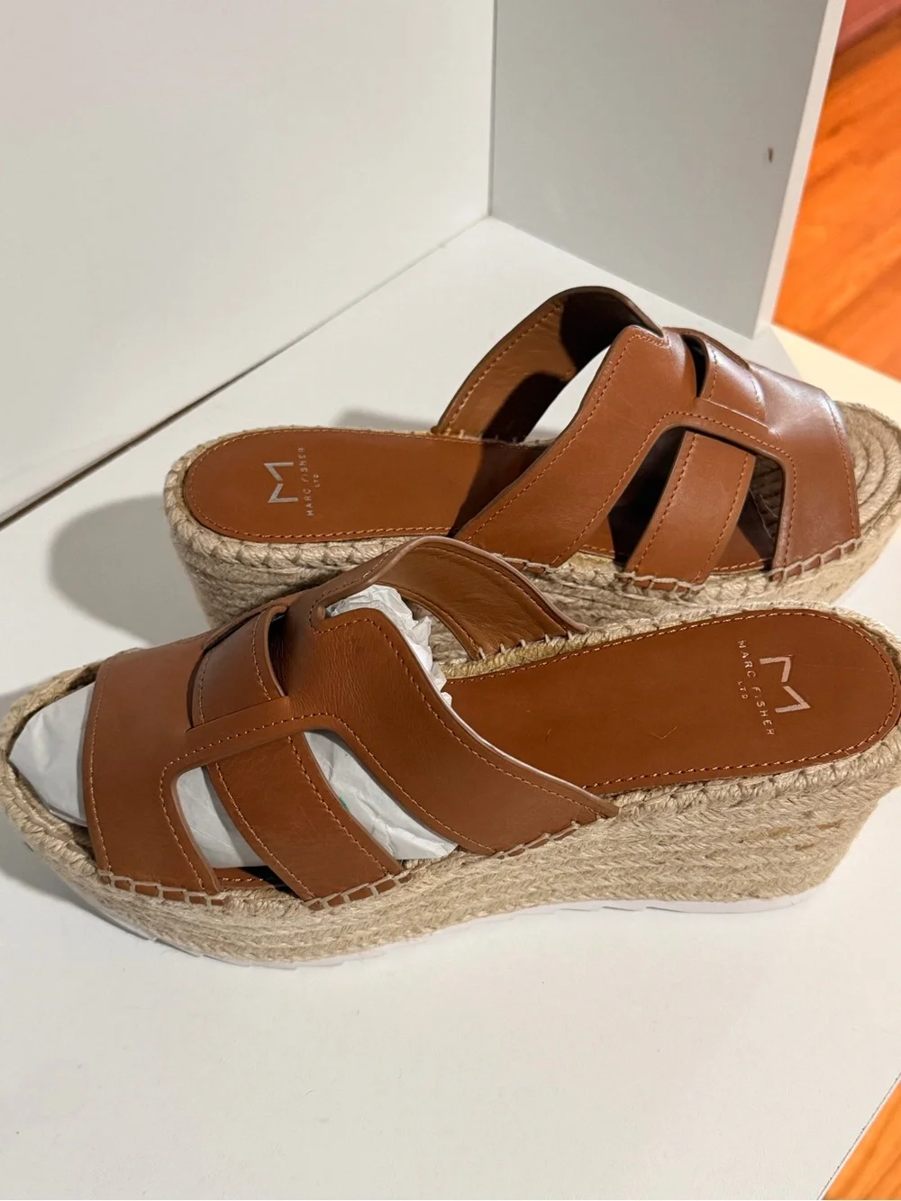 New Marc Fisher Brown Leather Espadrille Slide Mules - Picture 2 of 3